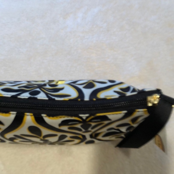 Talbots black/yellow monogrammed cosmetic bag “L” - Picture 5 of 6